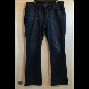 Old Navy Boot Cut Curvy Mid-Rise Jeans